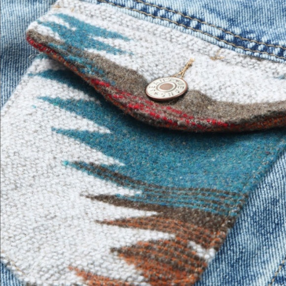 🎁 Blue🌵Aztec Print Distressed Hem Denim Jacket - Picture 9 of 16
